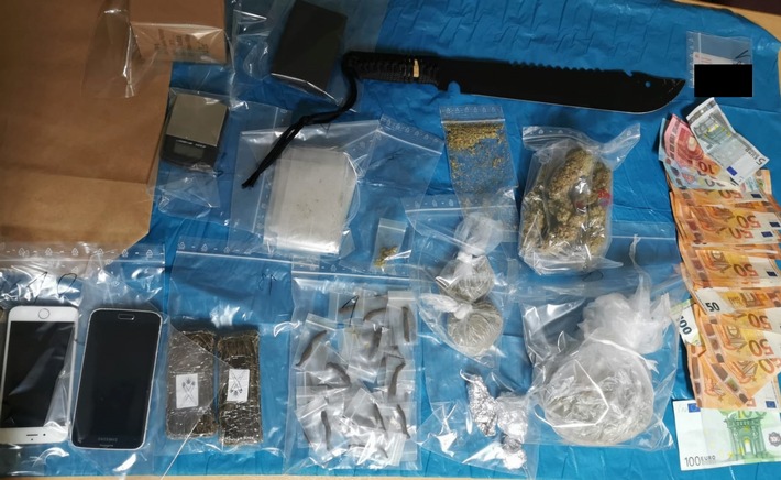 POL-DO: Mutmaßlicher Drogenhändler in Dortmund-Bodelschwingh festgenommen - Drogen und mehr sichergestellt