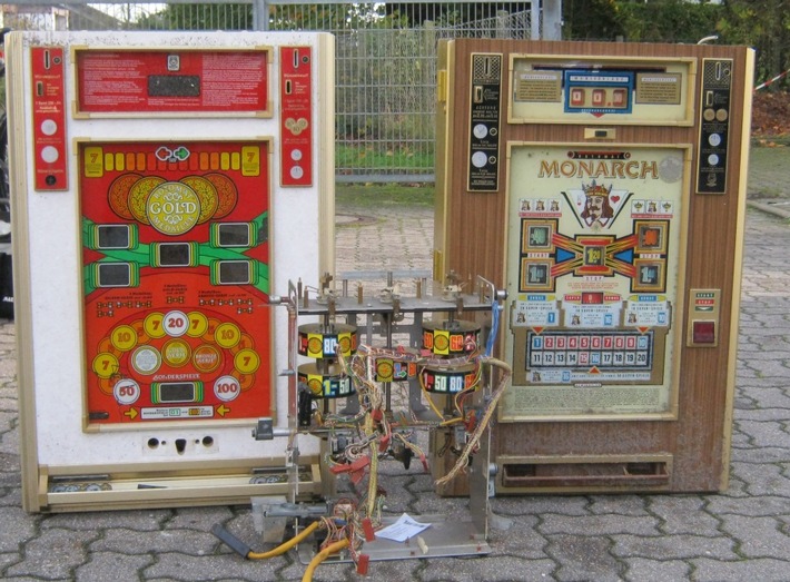 POL-WL: Alte Spielautomaten aufgefunden - Diebstahl oder Müllentsorgung?