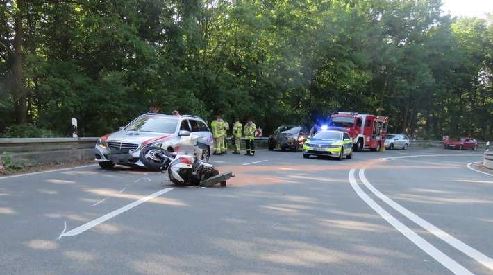 POL-HM: Tödlicher Verkehrsunfall unter Beteiligung eines Motorradfahrers