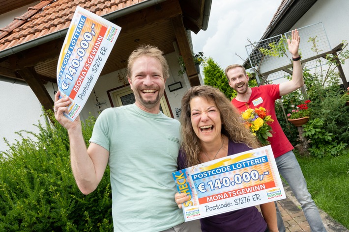 Jubelrufe und Freudentränen in Meinhard: Nachbarschaft gewinnt 1,4 Millionen Euro