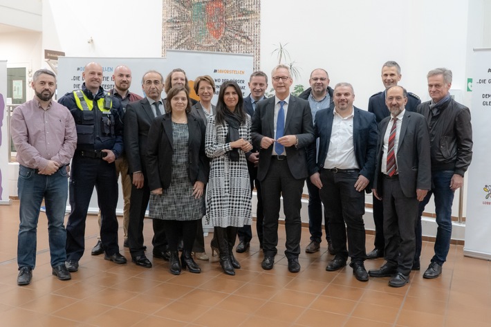 POL-DO: Vielfalt in der Demokratie - Staatssekretärin für Integration zu Besuch im Polizeipräsidium