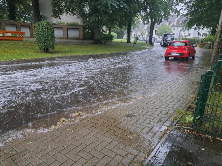 FW Norderstedt: Unwetterlage und Einsatzgeschehen am 27. Juni 2024