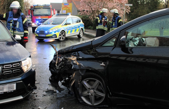 POL-MI: Frontalzusammenstoß auf der Berliner Straße