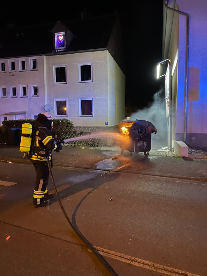 FW-DT: Brände in der Silvesternacht