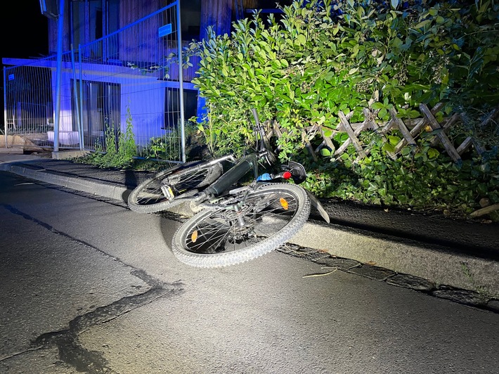 POL-GM: E-Bike-Fahrer nach Sturz schwer verletzt