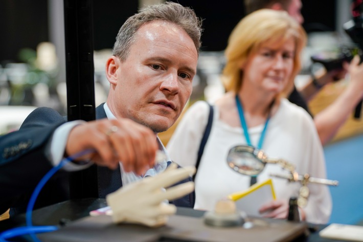 Einladung zum Presserundgang - rapid.tech 3D & Quantum Photonics, 13.05.2025