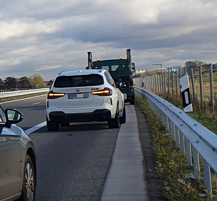 POL-STD: A 26 nach Unfall in der vergangenen Woche zwischen Jork und Buxtehude gesperrt - Polizei sucht LKW-Fahrer als wichtigen Zeugen