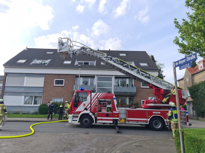 FW-KLE: Zimmerbrand an der Sackstraße