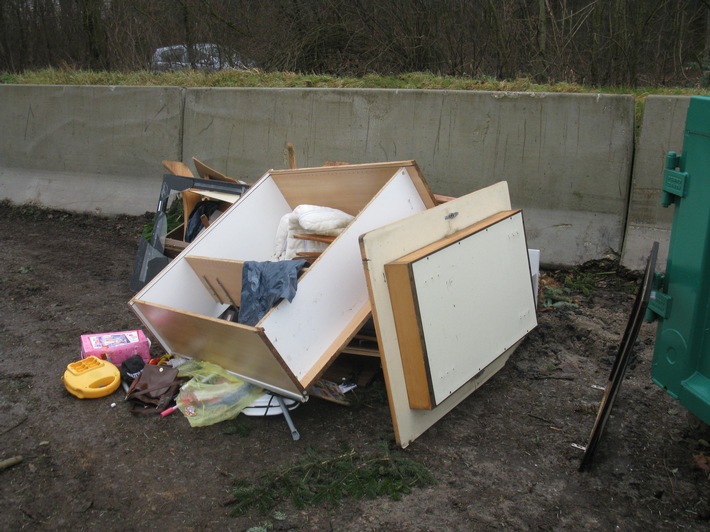 POL-LB: Vaihingen an der Enz-Ensingen: Müll und Renovierungsabfälle illegal entsorgt