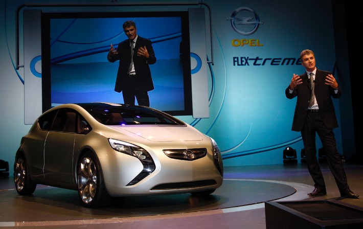 Premiere Opel Flextreme: Dynamisch, vielseitig und weniger als 40 g CO2/km