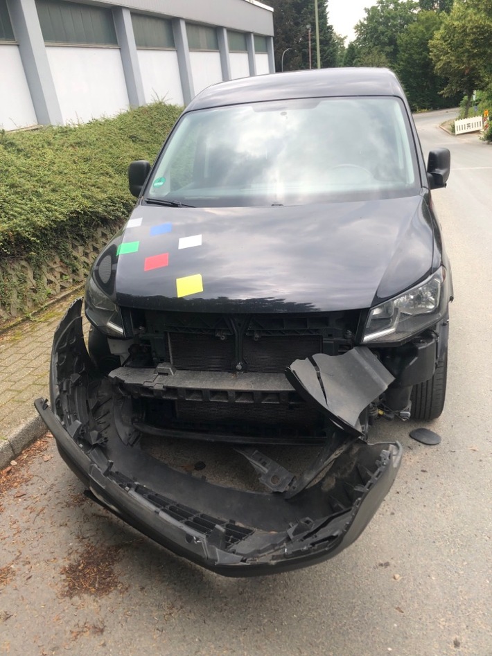 POL-ME: Verkehrsunfallfluchten aus dem Kreisgebiet - Wülfrath/Hilden - 2107063