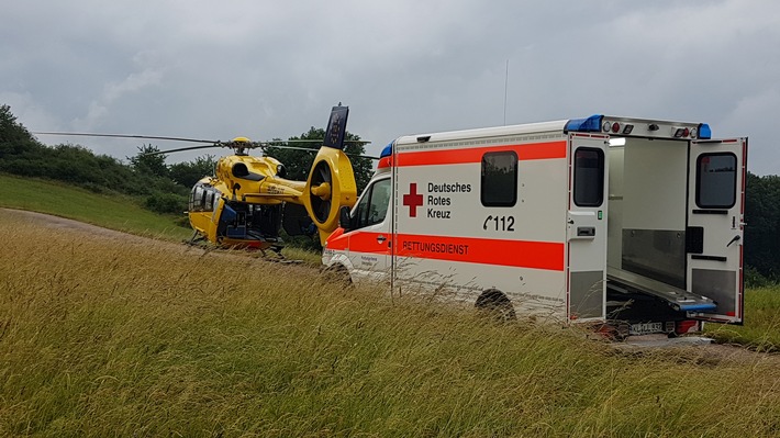 Westpfalz: &quot;Christoph 66&quot; fliegt 1000. Einsatz / Patient nach Traktorunfall mit ADAC Rettungshubschrauber ins Westpfalzklinikum transportiert / ADAC Luftrettung seit September 2019 in Eßweiler