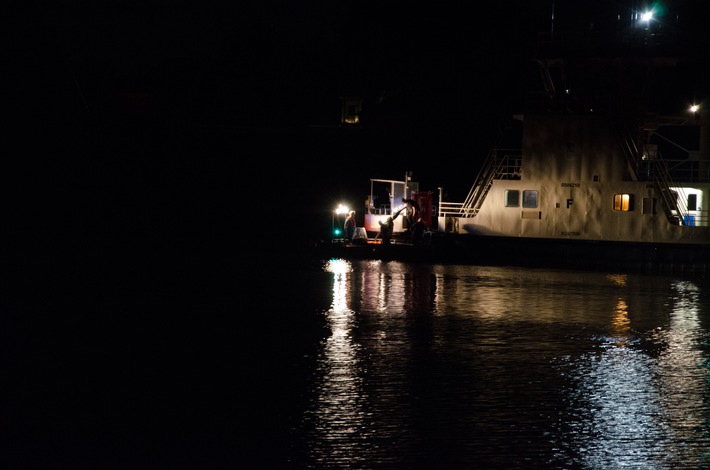 FW-RD: Havarie eines Segelbootes im Nord-Ostsee-Kanal Im Nord-Ostsee-Kanal, höhe KM 60 (Rendsburg, Kanalufer), kam es Heute (08.08.2020) zu einer Havarie.