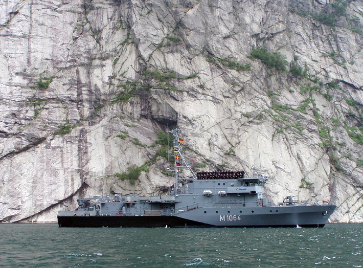 Minenjagdboot &quot;Grömitz&quot; im NATO-Verband unterwegs Richtung Mittelmeer (BILD)