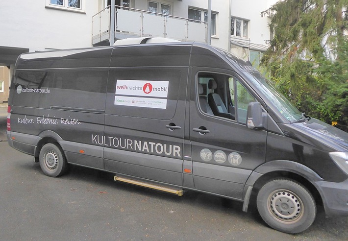 POL-NE: Schwarzer Mercedes Bus eines Touristik-Unternehmens gestohlen - Polizei fahndet und sucht Zeugen (Fotos anbei)