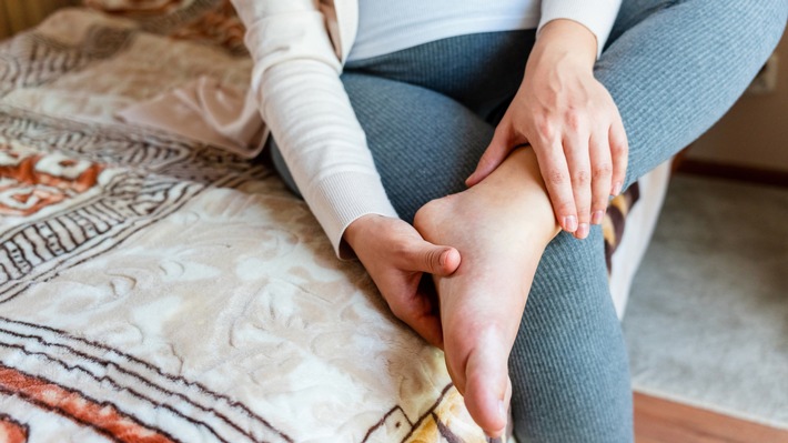 Wassereinlagerungen durch Hormone: Tipps und natürliche Begleiter