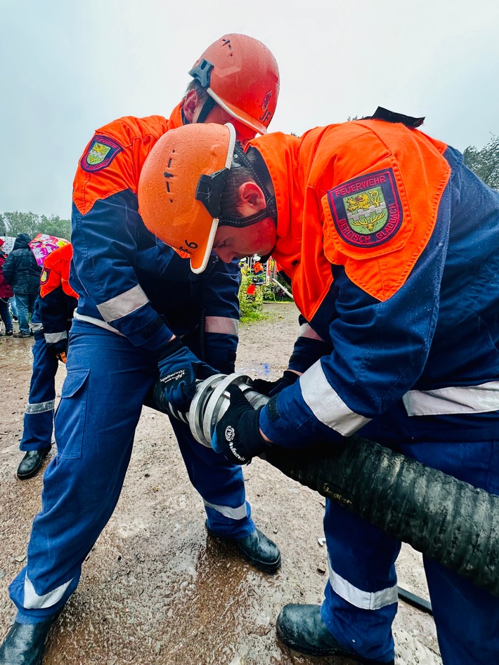 FW-GL: Jahresabschlussübung der Jugendfeuerwehr Bergisch Gladbach