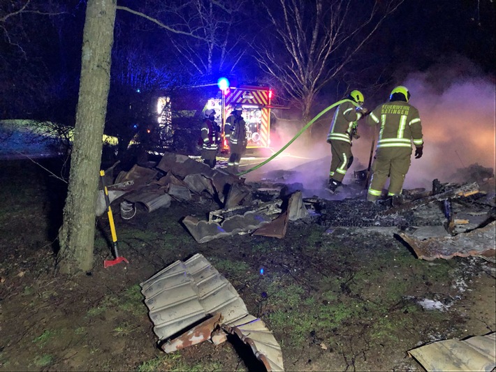 POL-ME: Brand einer Schutzhütte - die Polizei ermittelt - Heiligenhaus - 2102004