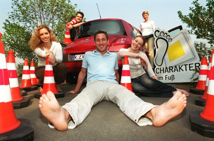 Renault weitet Aktion &quot;Charakter im Fuß&quot; aus / Deutschlands beste Fahranfänger gesucht