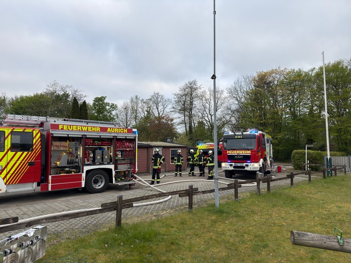 FW-AUR: Parzelle in Flammen