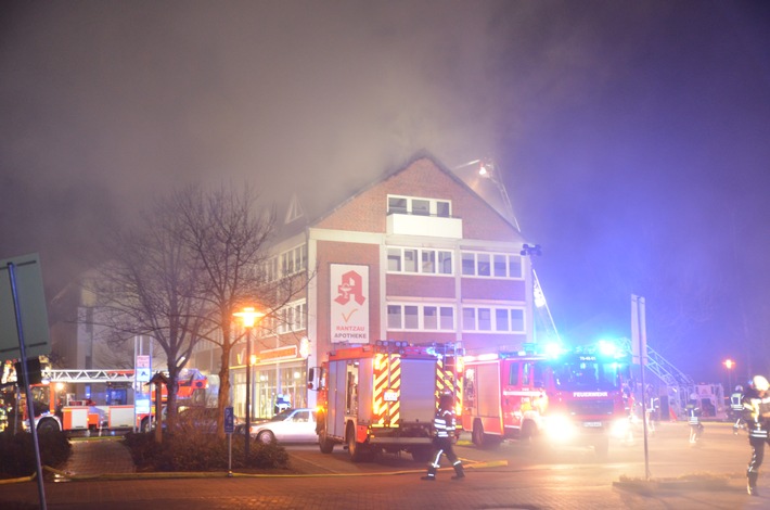 FW-PI: Barmstedt: Dachstuhlbrand eines Wohn- und Geschäftshauses