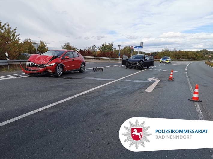 POL-NI: Apelern - Verkehrsunfall zwischen zwei Pkw mit insgesamt vier leicht verletzten Personen