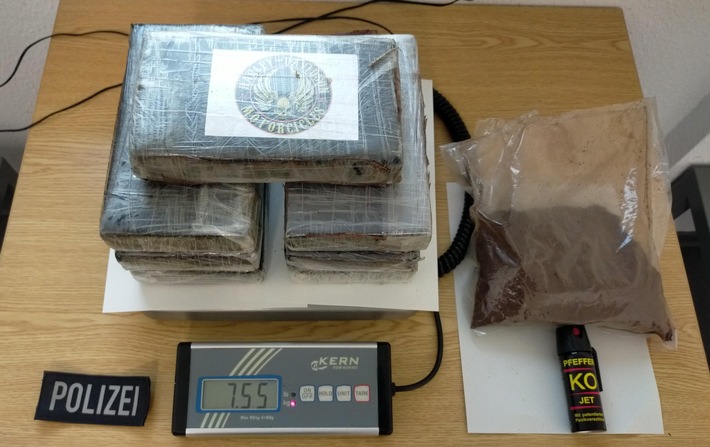 BPOL NRW: Bundespolizei stellt 7,55 Kilogramm Kokain auf der Bundesautobahn A 61 sicher