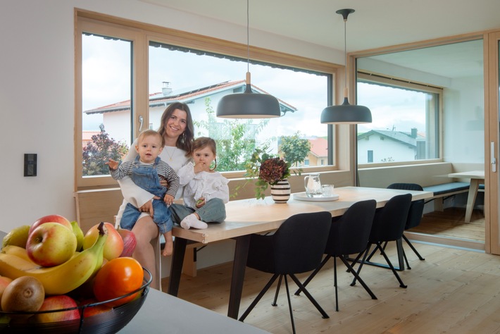 Wenn das Zuhause zur Hitzefalle wird / Wie Lehm-Klimaplatten Räume natürlich temperieren