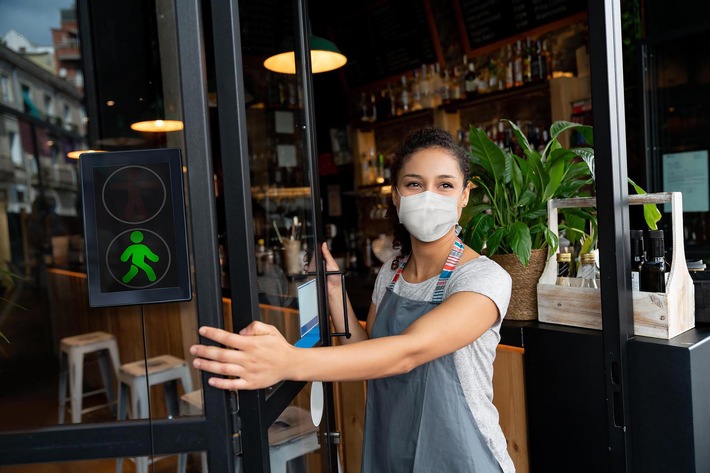 3G, 2G plus, 2G: Gast-Ampel regelt Corona-Auflagen für Freizeit-, Gastronomie- und Kulturbetriebe und verifiziert die Identität / Kunden werden automatisch gezählt und müssen Nachweise scannen 