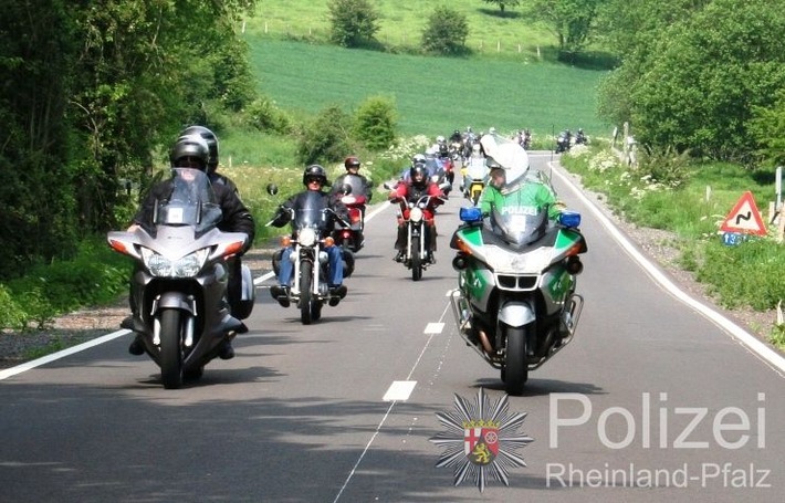POL-PPTR: Pressemitteilung Polizeidirektion Trier - Polizeiliche Präventionskampagne für Motorradfahrer &quot;Verantwortung statt Vollgas&quot;
