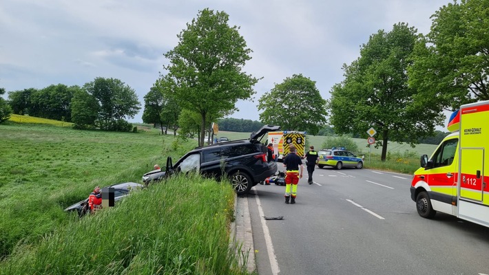 POL-STD: Fahrraddiebstahl in Buxtehude vereitelt - Polizei sucht Täter und Zeugen, Drei Verletzte bei Vorfahrtsunfall in Horneburg