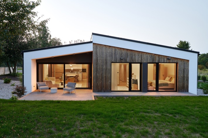Neue Objektreportage: Deceuninck Elegant - Das Fenster zum modernen Holzhaus
