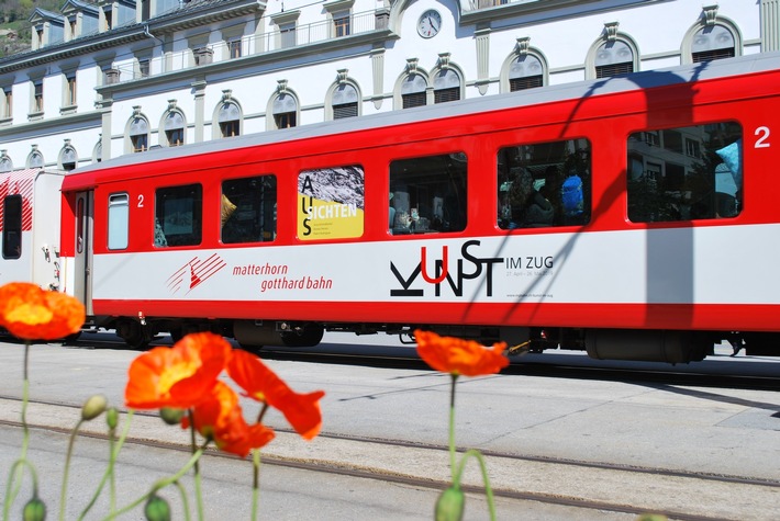 Rollende "Aussichten" - Kunst im Zug bei der Matterhorn Gotthard Bahn