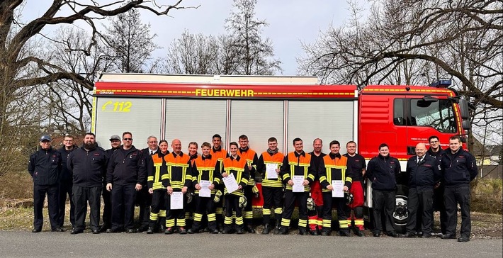 FW Overath: Abschluss der Truppmannausbildung Teil 2 (TM2) der Freiwilligen Feuerwehr Overath