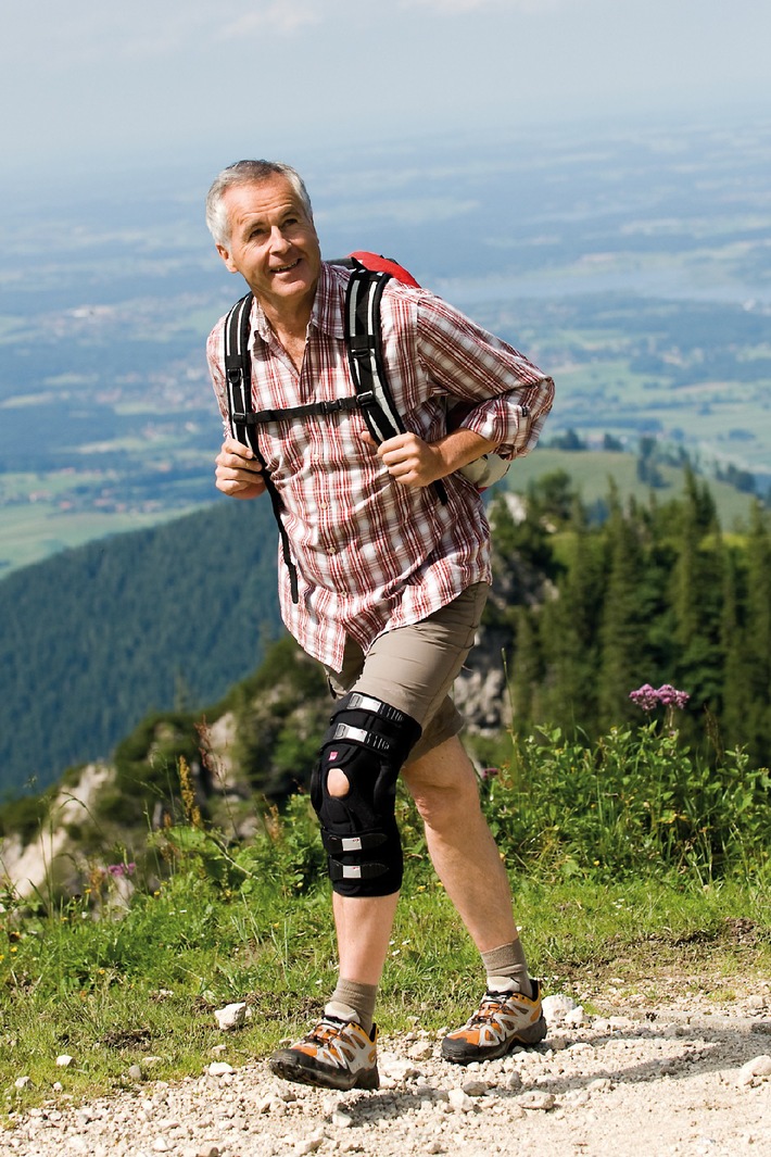 Bandagen und Orthesen für das Knie / Aktiv mit Arthrose (mit Bild)