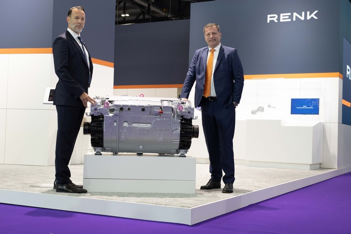 DSEI 2025: RENK stellt neues HSWL 076 Getriebe für moderne leichte Kettenfahrzeuge vor