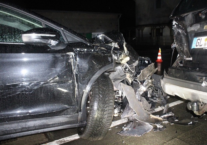 POL-RBK: Leichlingen - Hoher Sachschaden und leichte Verletzungen bei Unfall unter Alkohol- und Betäubungsmitteleinfluss