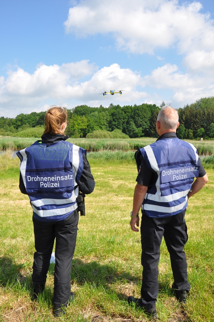 POL-ROW: ++ Vermisstenfall Arian - Polizei sucht erneut die Oste mit Drohnen ab ++