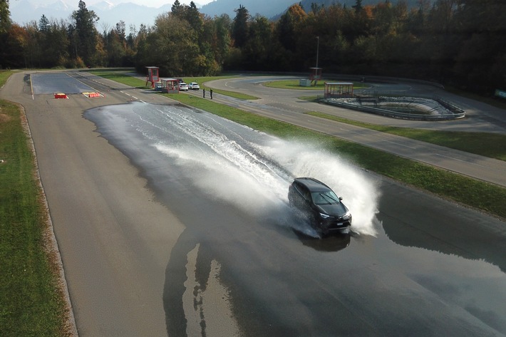 25 anni di Stockental: il TCS festeggia il suo primo centro professionale / per corsi di guida
