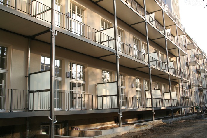 Bauantrag, Genehmigungen und Planung: Das muss man unbedingt beachten, bevor man einen Balkon anbaut