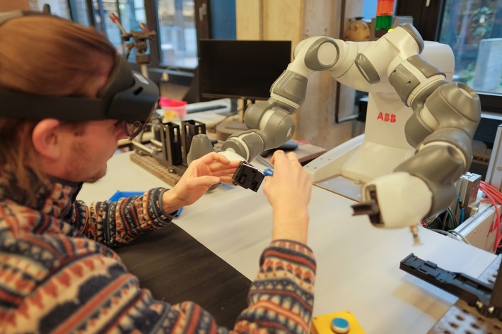 Hand in Hand mit dem Roboter arbeiten