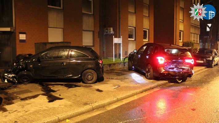 POL-OB: Trümmerfeld und zahlreiche Pkw beschädigt nach Verkehrsunfall
