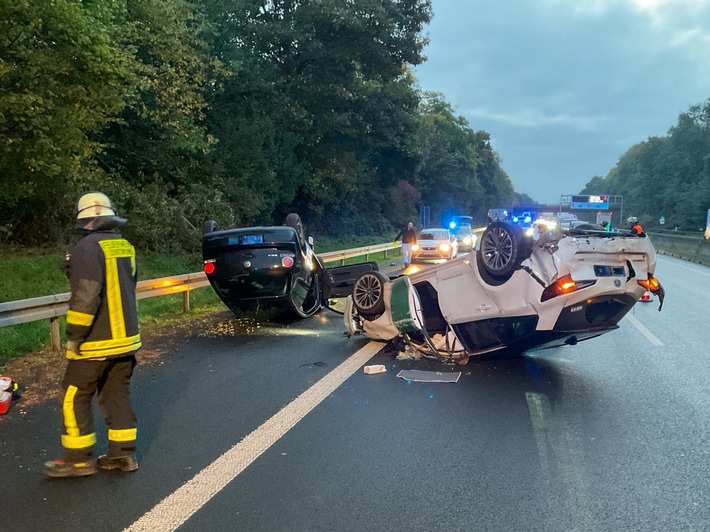 FW-DO: Verkehrsunfall auf der A42 - Zwei Fahrzeuge überschlagen, zwei Personen verletzt