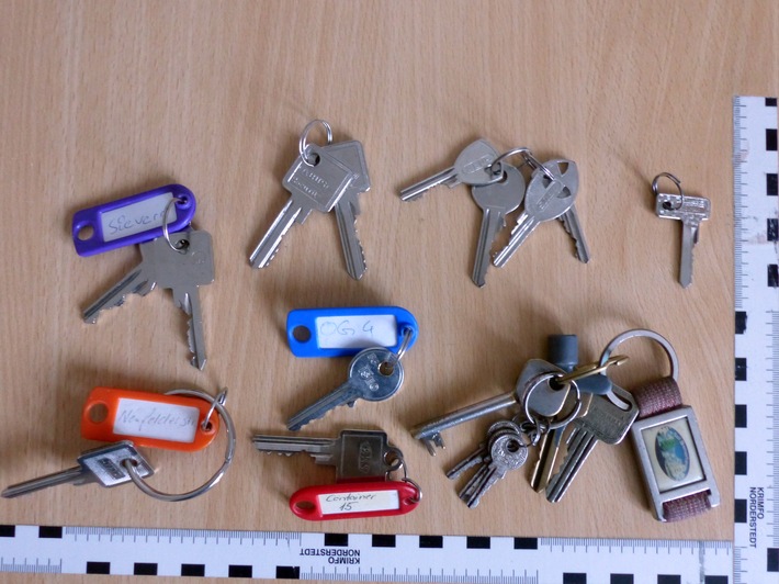 POL-CUX: Wem gehören diese Schlüssel?