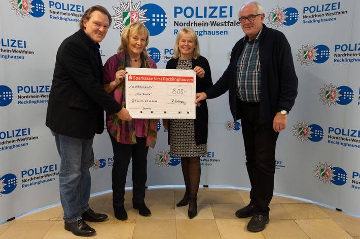 POL-RE: Recklinghausen: Polizeichor sammelte 800 Euro für den guten Zweck