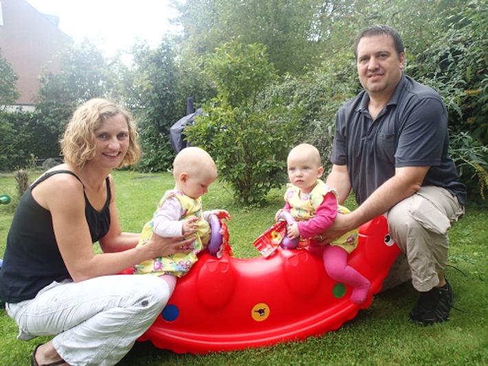 "Schlaflos durchs erste Jahr" / ZDF-"37°"-Reportage begleitet zwei Paare mit Babys (FOTO)