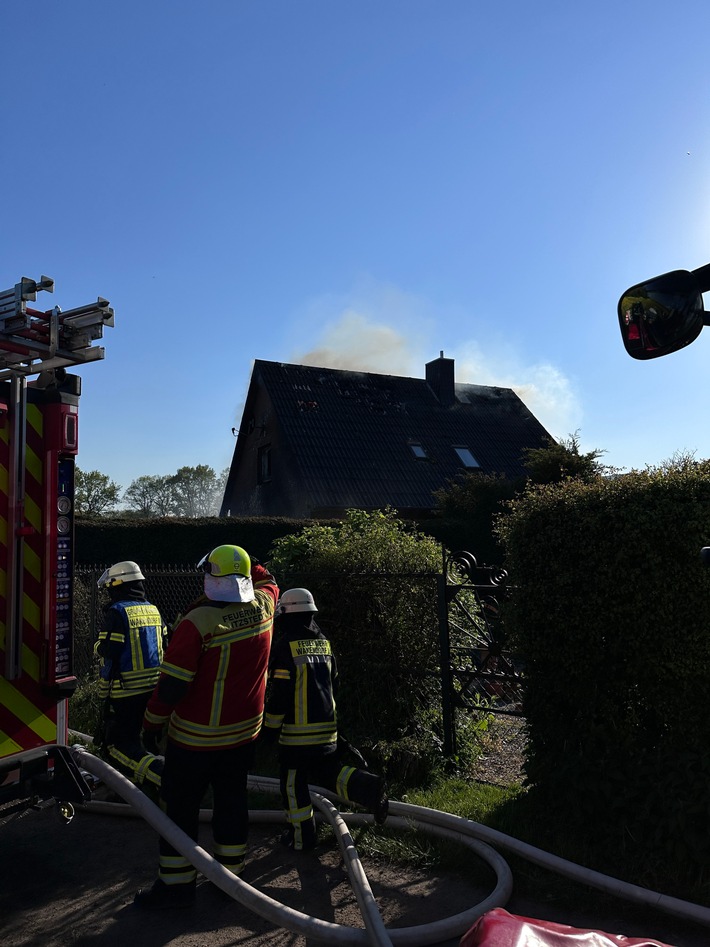 FW-SE: Dachstuhlbrand in Nahe