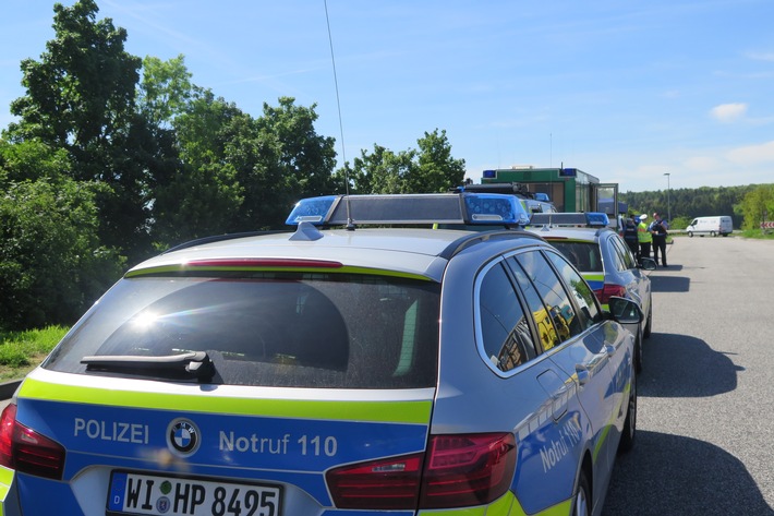 POL-WE: Sicherheitsabstand - Immer wieder ein Thema auf der Autobahn