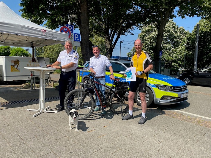 POL-DA: Seeheim-Jugenheim: Polizei klärt über Fahrradsicherung- und Registrierung auf / Auftakt zum Stadtradeln 2023 erfolgt