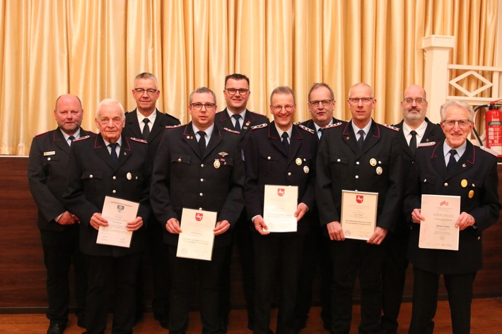 FW-OLL: Starkes Engagement: Feuerwehr Beckeln blickt auf erfolgreiches Jahr zurück